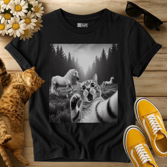 Surprised Cat Selfie With Unicorns T-Shirt
