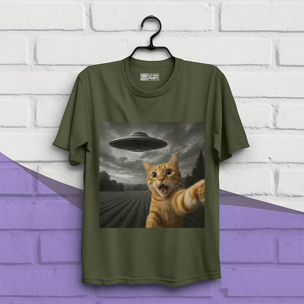 Cat Selfie With Alien T-Shirt