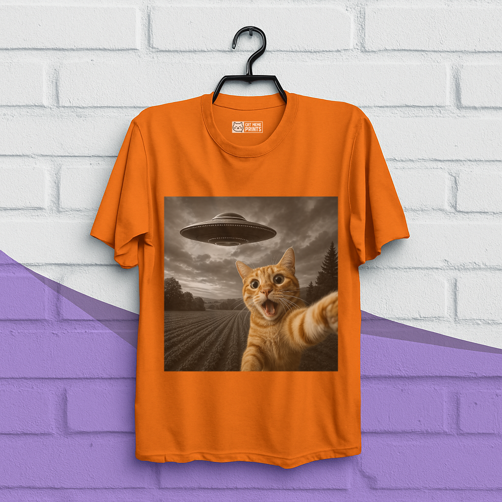 Cat Selfie With Alien T-Shirt