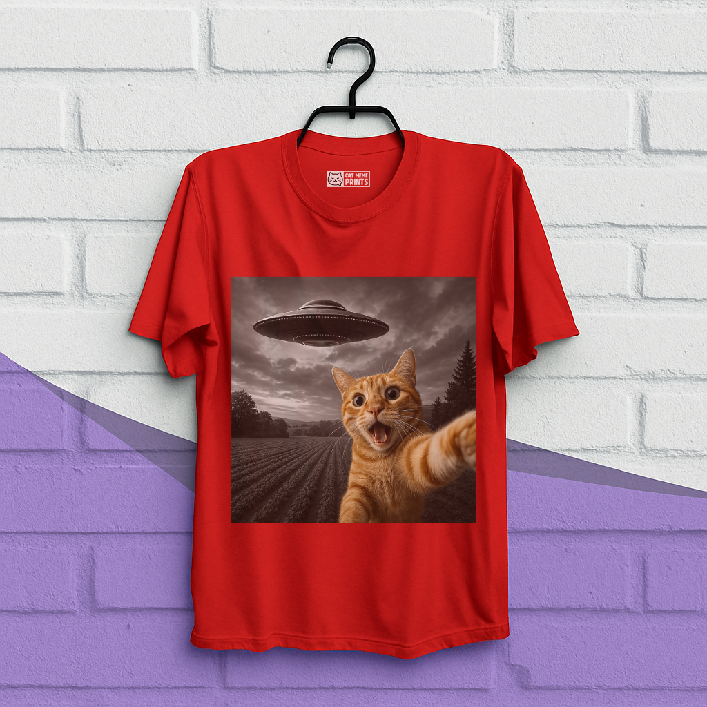 Cat Selfie With Alien T-Shirt