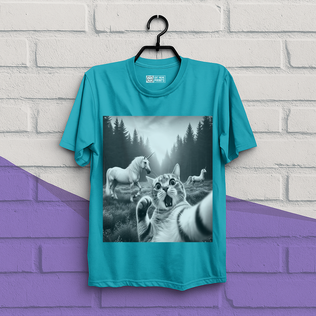 Surprised Cat Selfie With Unicorns T-Shirt