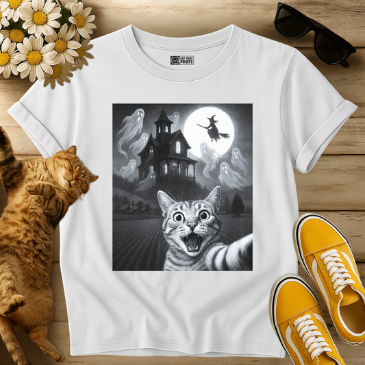 Cat Selfie With Scary House Halloween T-Shirt
