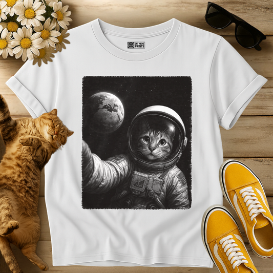 Cat Wear Space Suit Selfie With Earth T-Shirt