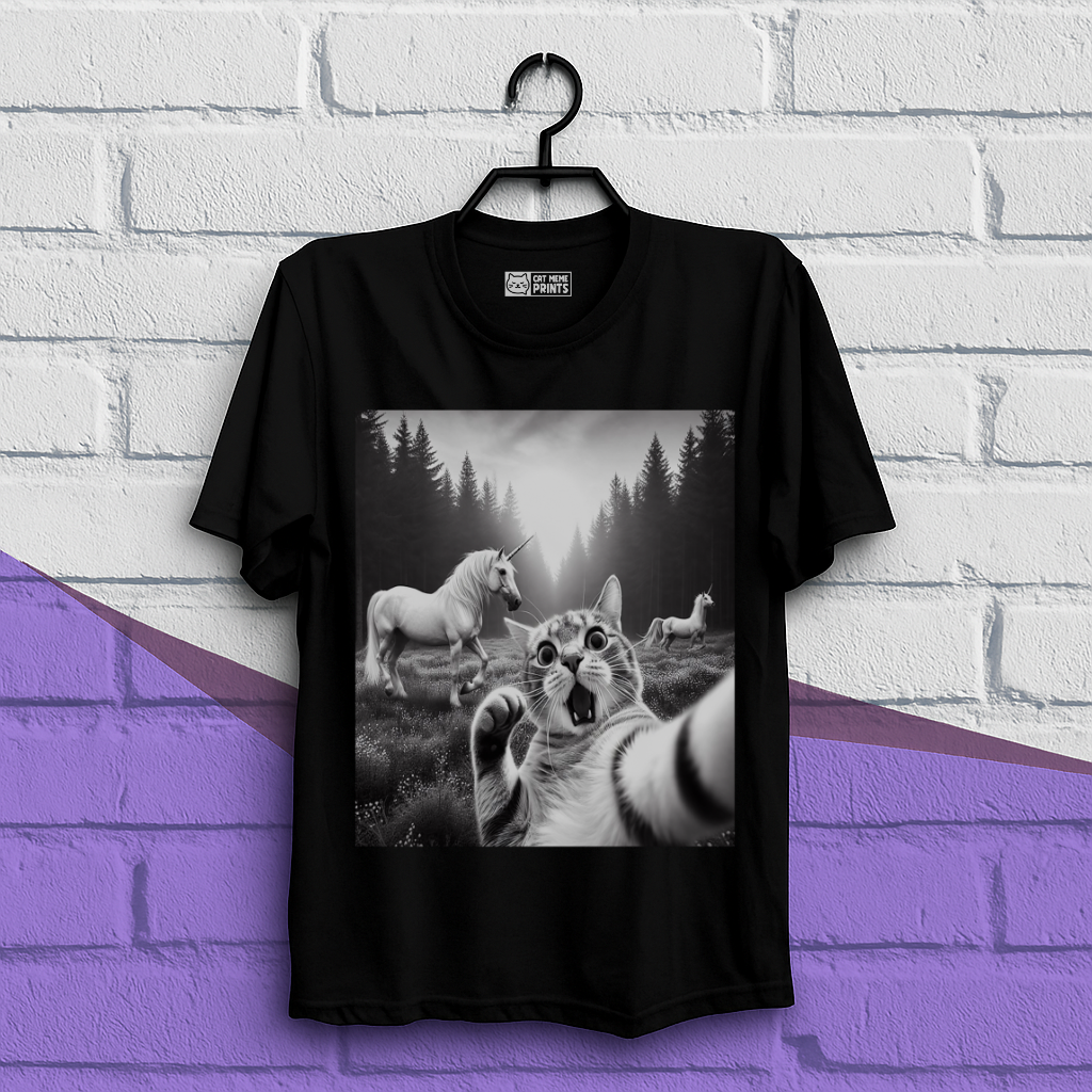 Surprised Cat Selfie With Unicorns T-Shirt
