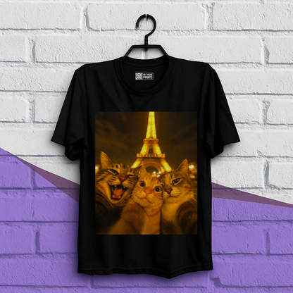 Cats selfie in Paris T-Shirt