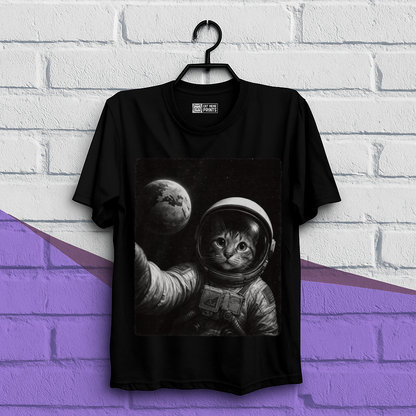 Cat Wear Space Suit Selfie With Earth T-Shirt