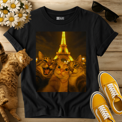 Cats selfie in Paris T-Shirt
