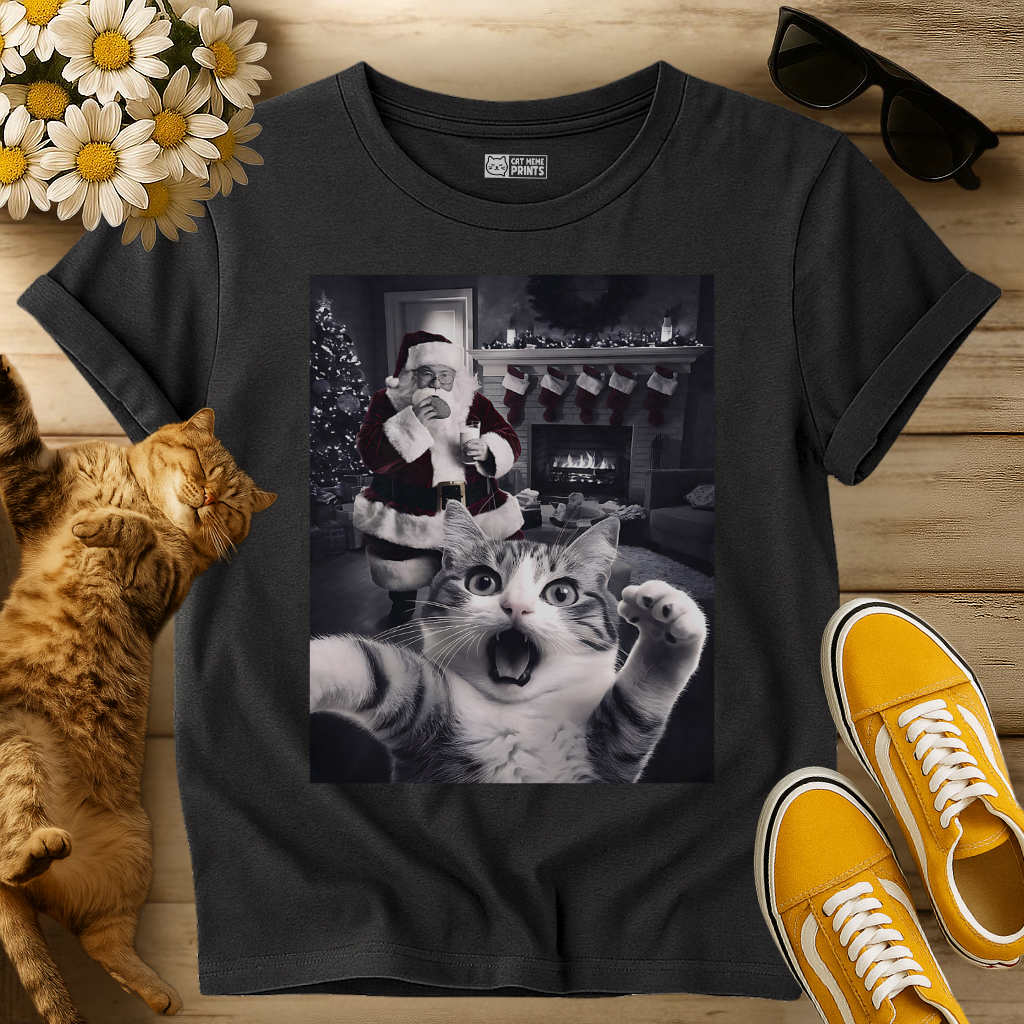 Cat Selfie With Santa Christmas T-Shirt