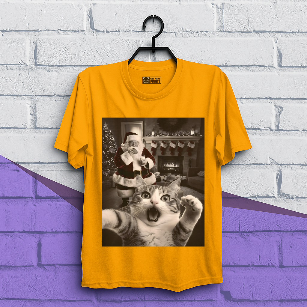 Cat Selfie With Santa Christmas T-Shirt