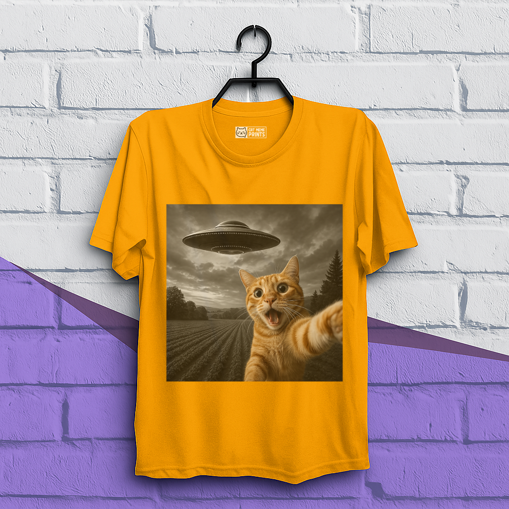 Cat Selfie With Alien T-Shirt