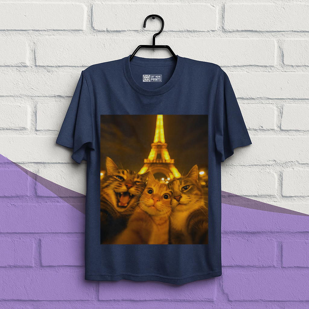 Cats selfie in Paris T-Shirt