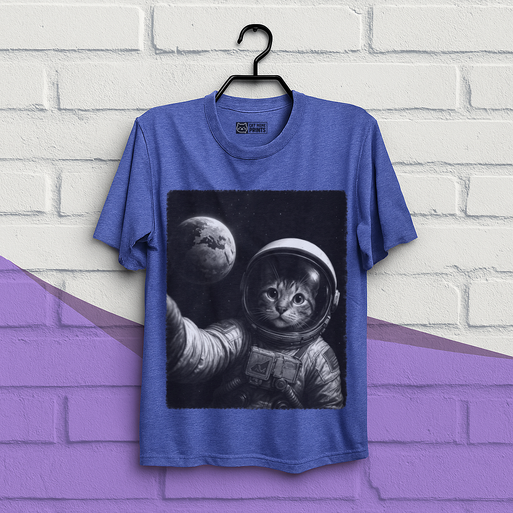 Cat Wear Space Suit Selfie With Earth T-Shirt