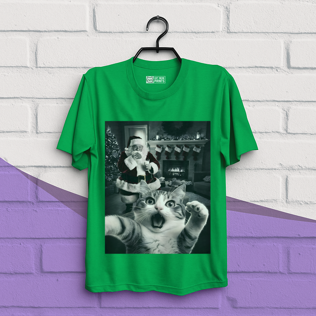 Cat Selfie With Santa Christmas T-Shirt