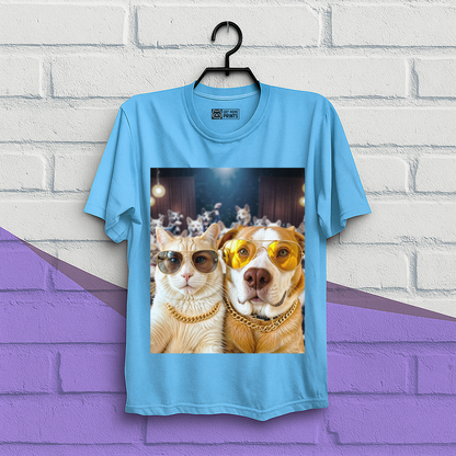Cat & Dog Selfie in Dogs Party T-Shirt