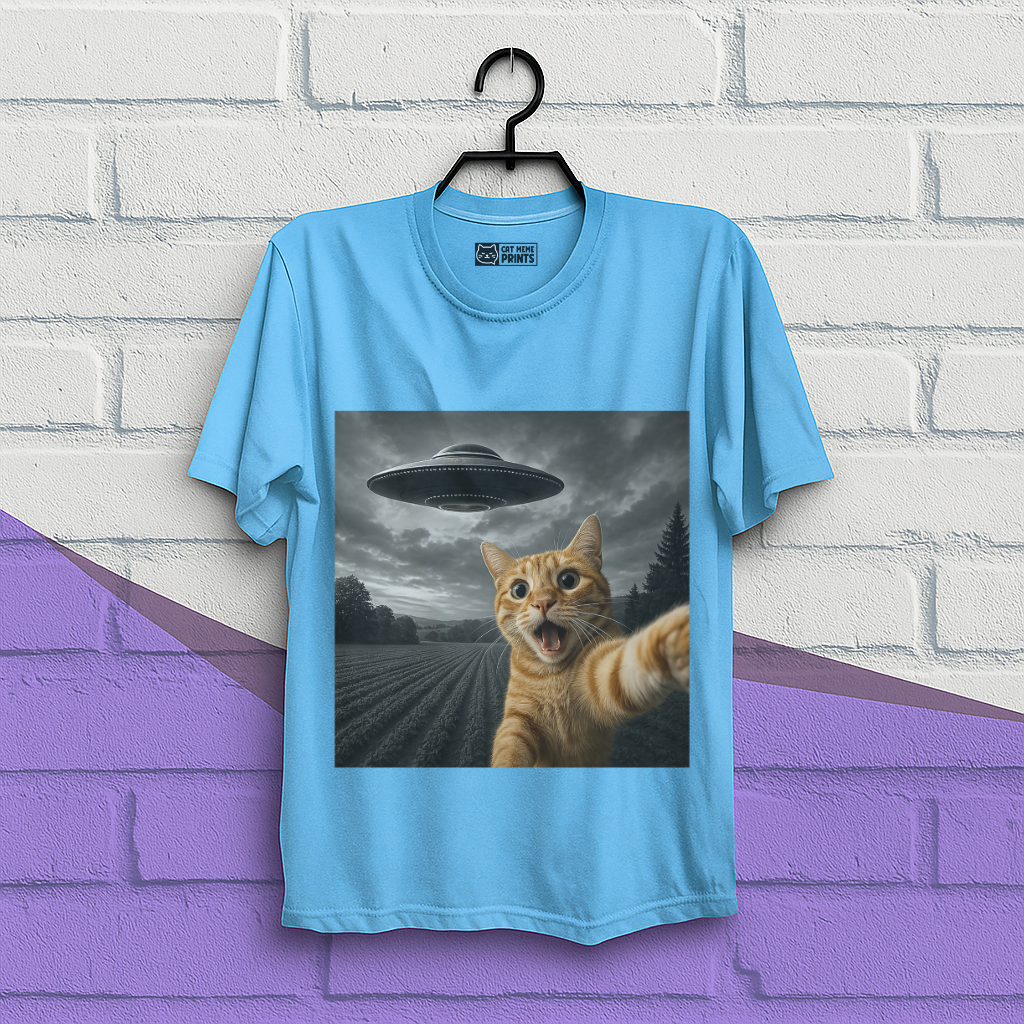 Cat Selfie With Alien T-Shirt
