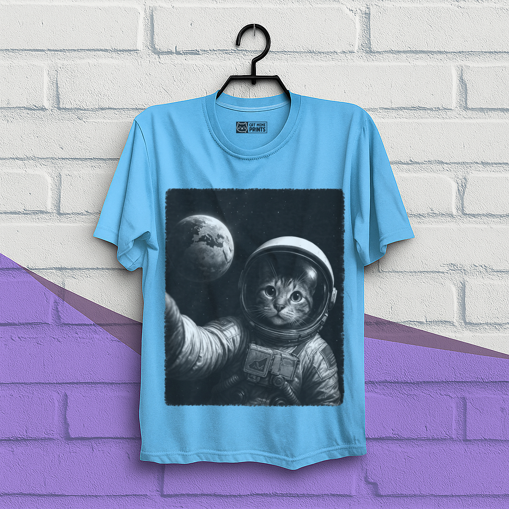 Cat Wear Space Suit Selfie With Earth T-Shirt