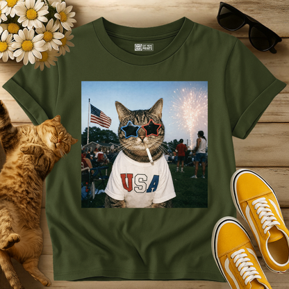 Patriotic Cat Celebrating 250 Years July 4th T-Shirt