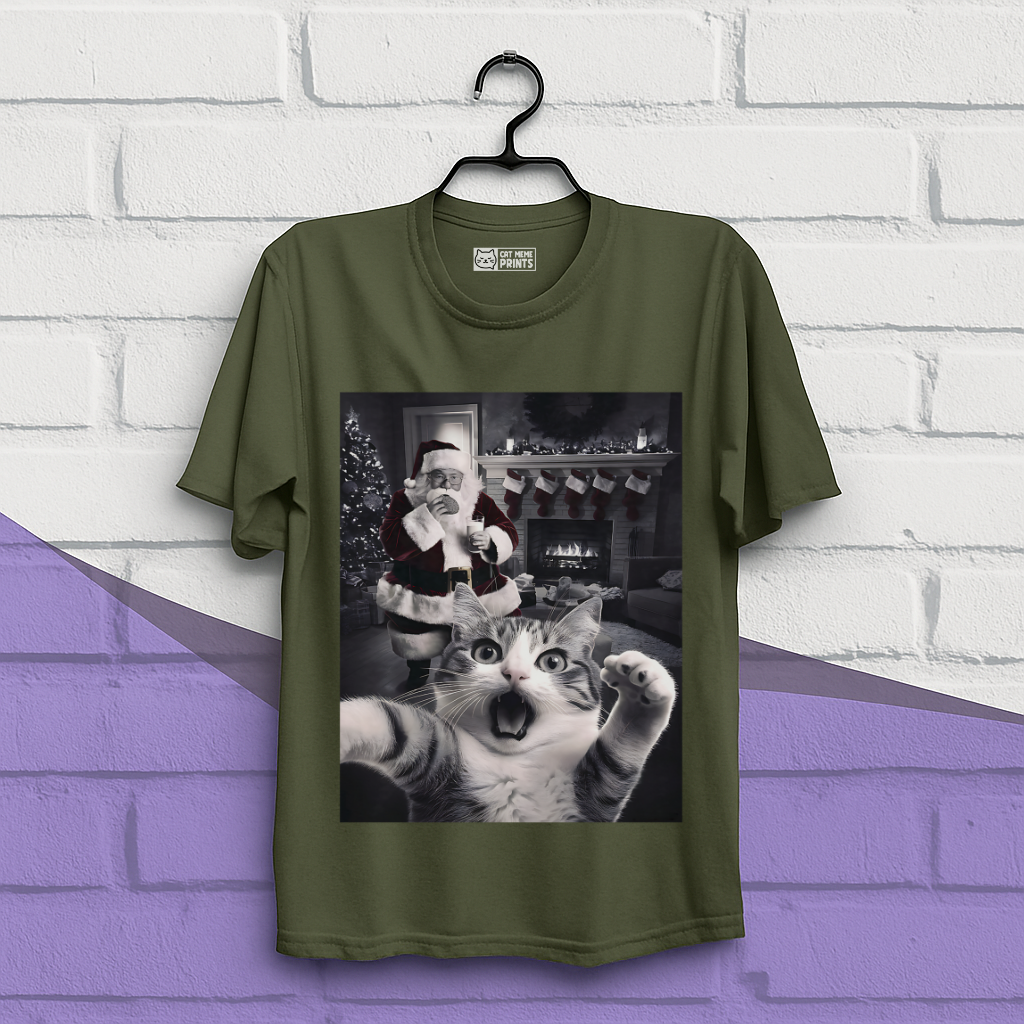 Cat Selfie With Santa Christmas T-Shirt