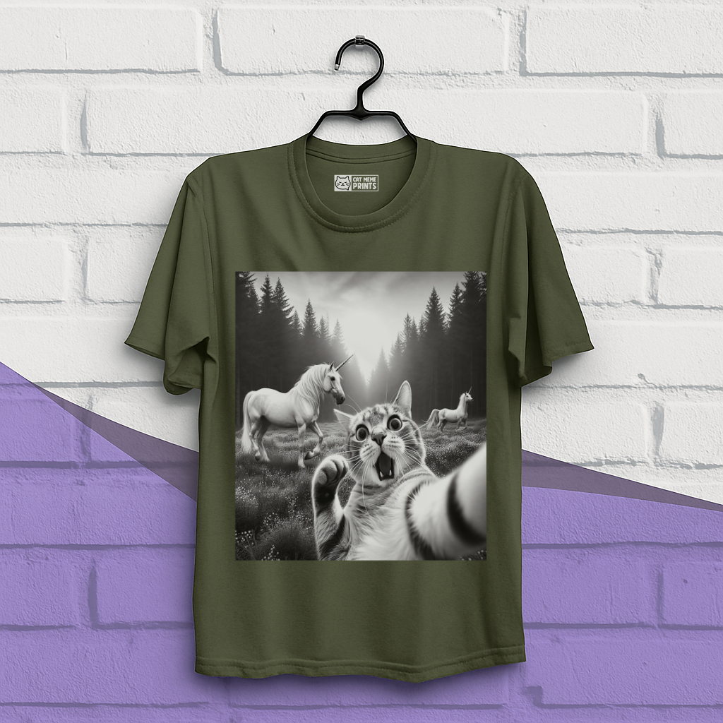 Surprised Cat Selfie With Unicorns T-Shirt