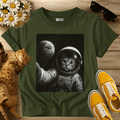 Cat Wear Space Suit Selfie With Earth T-Shirt