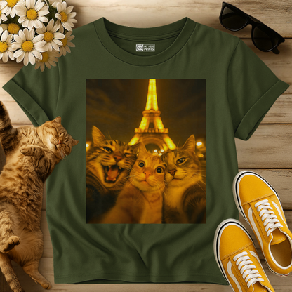 Cats selfie in Paris T-Shirt