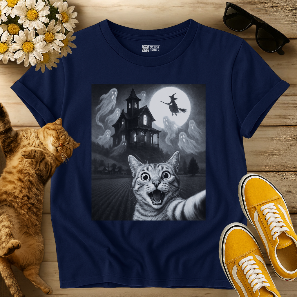 Cat Selfie With Scary House Halloween T-Shirt