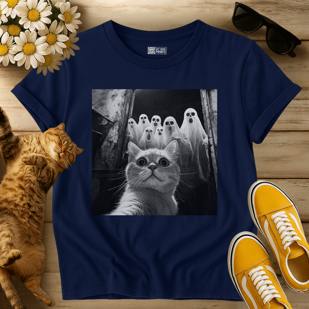 Cat Selfie With Ghosts Halloween T-Shirt