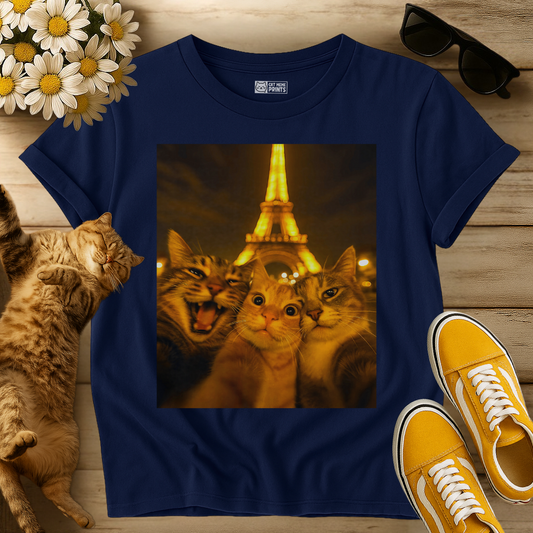 Cats selfie in Paris T-Shirt