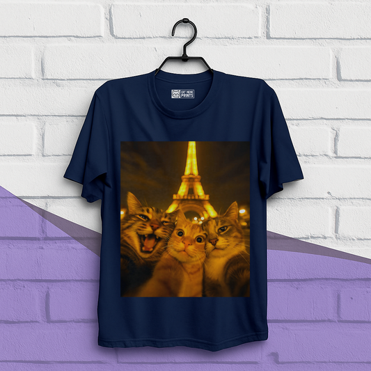 Cats selfie in Paris T-Shirt