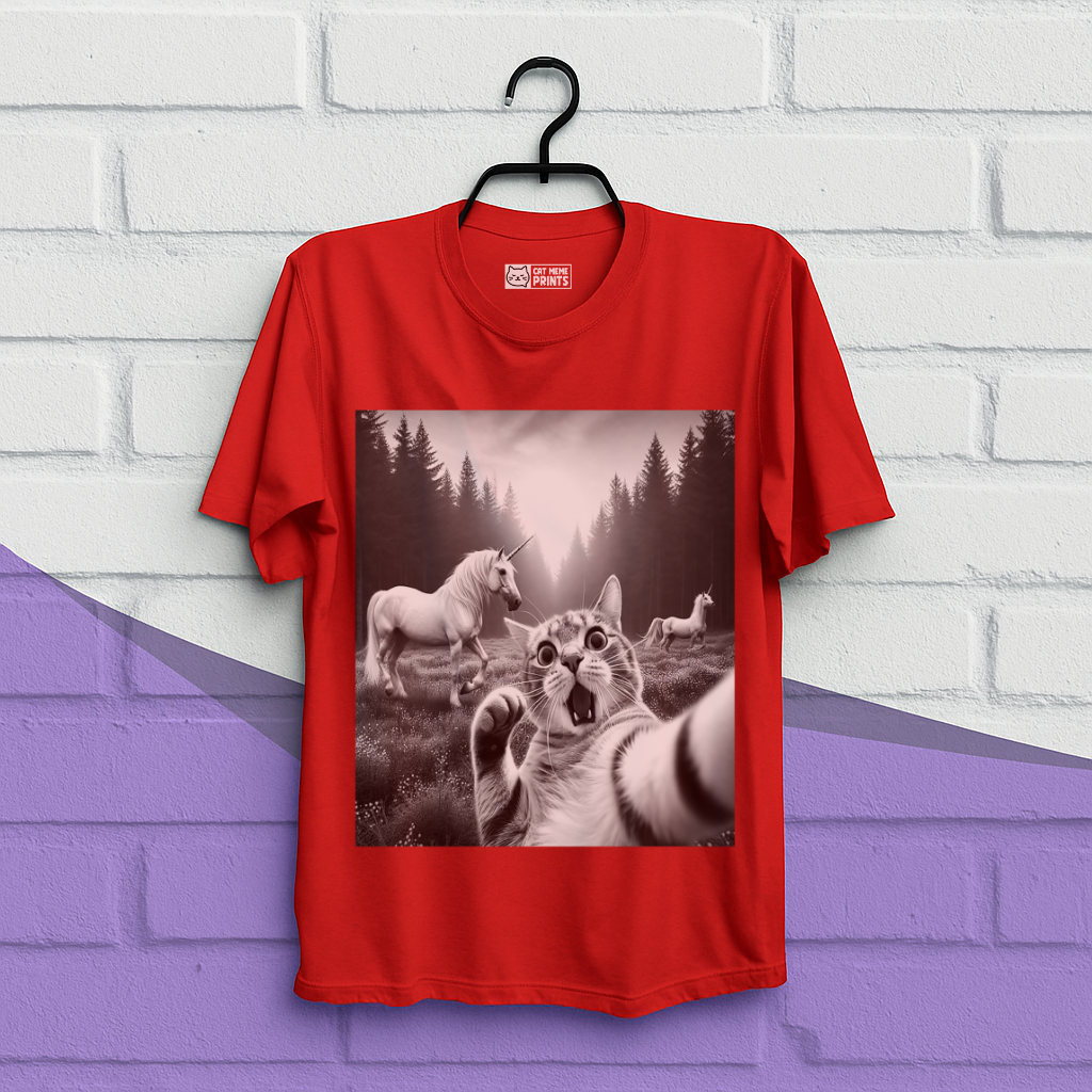 Surprised Cat Selfie With Unicorns T-Shirt