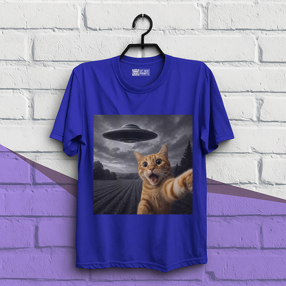 Cat Selfie With Alien T-Shirt