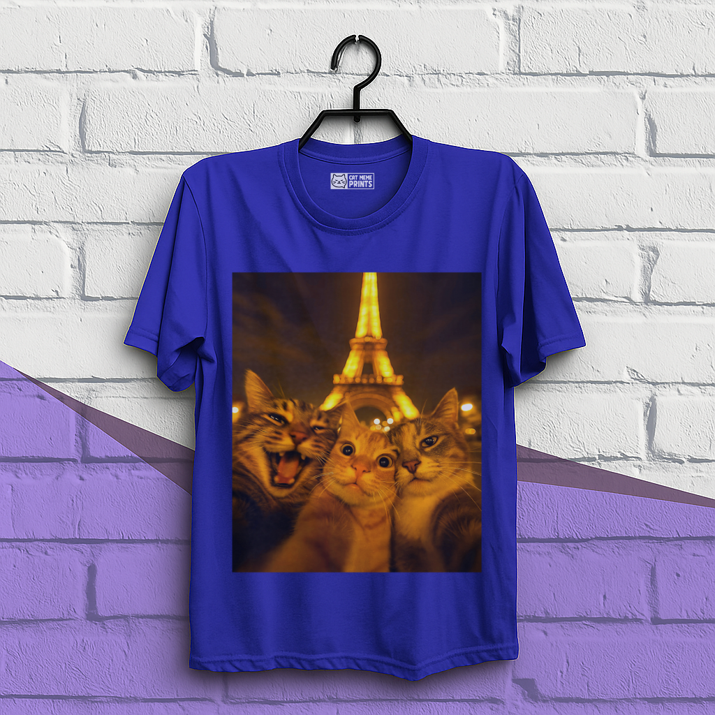 Cats selfie in Paris T-Shirt