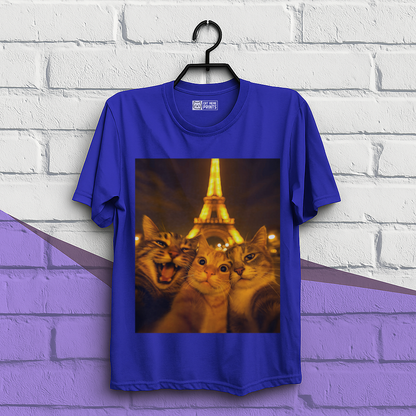 Cats selfie in Paris T-Shirt
