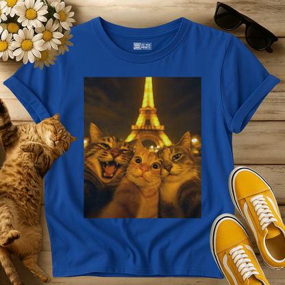 Cats selfie in Paris T-Shirt