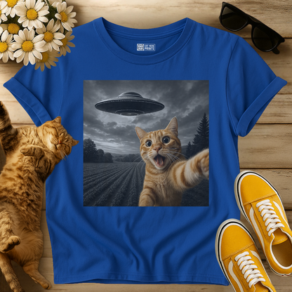Cat Selfie With Alien UFO T-Shirt