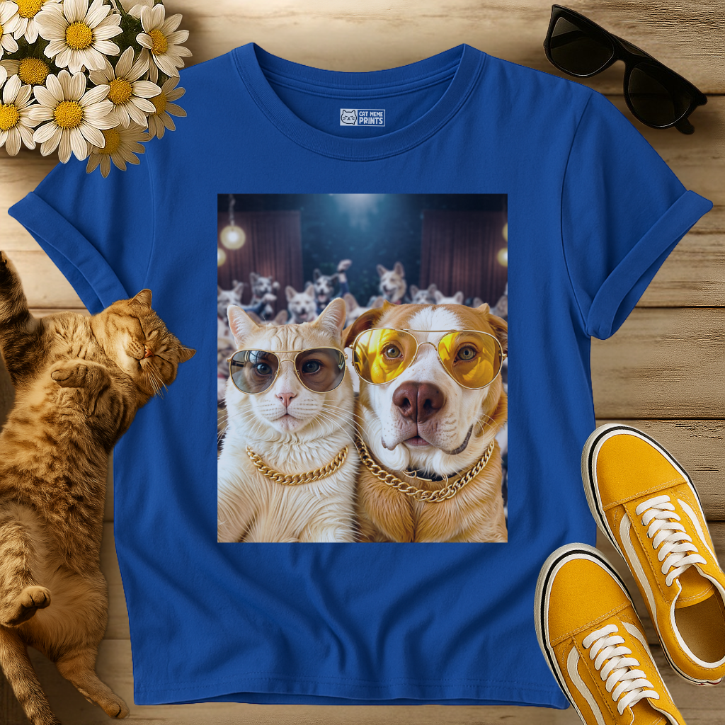 Cat & Dog Selfie in Dogs Party T-Shirt