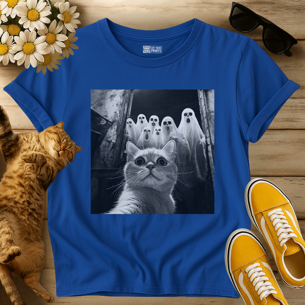 Cat Selfie With Ghosts Halloween T-Shirt