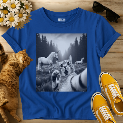 Surprised Cat Selfie With Unicorns T-Shirt