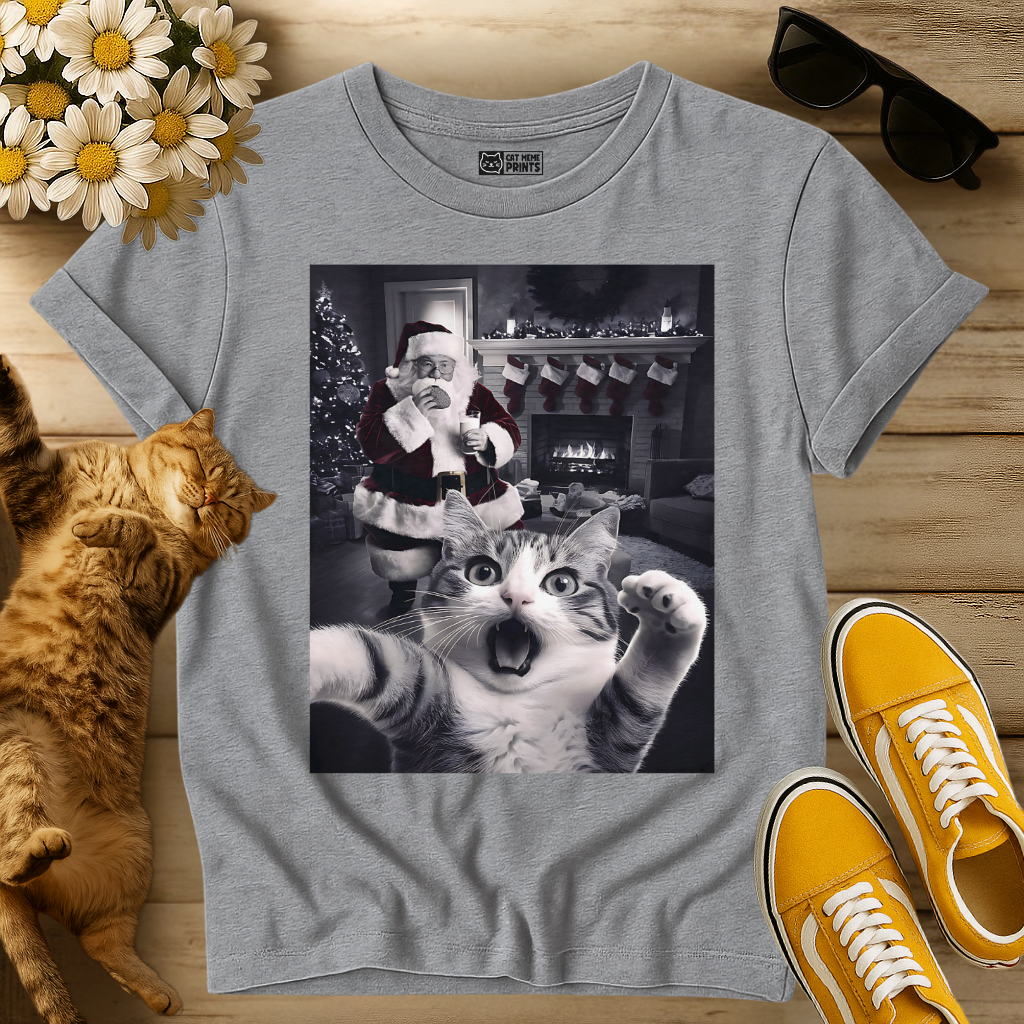 Cat Selfie With Santa Christmas T-Shirt