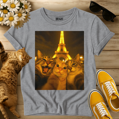 Cats selfie in Paris T-Shirt