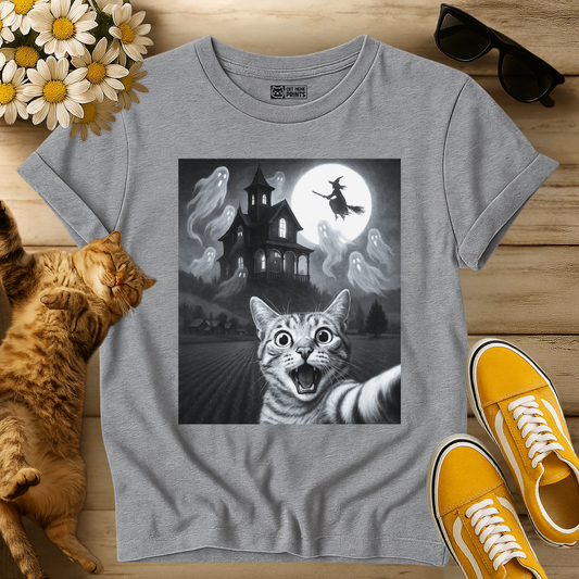 Cat Selfie With Scary House Halloween T-Shirt