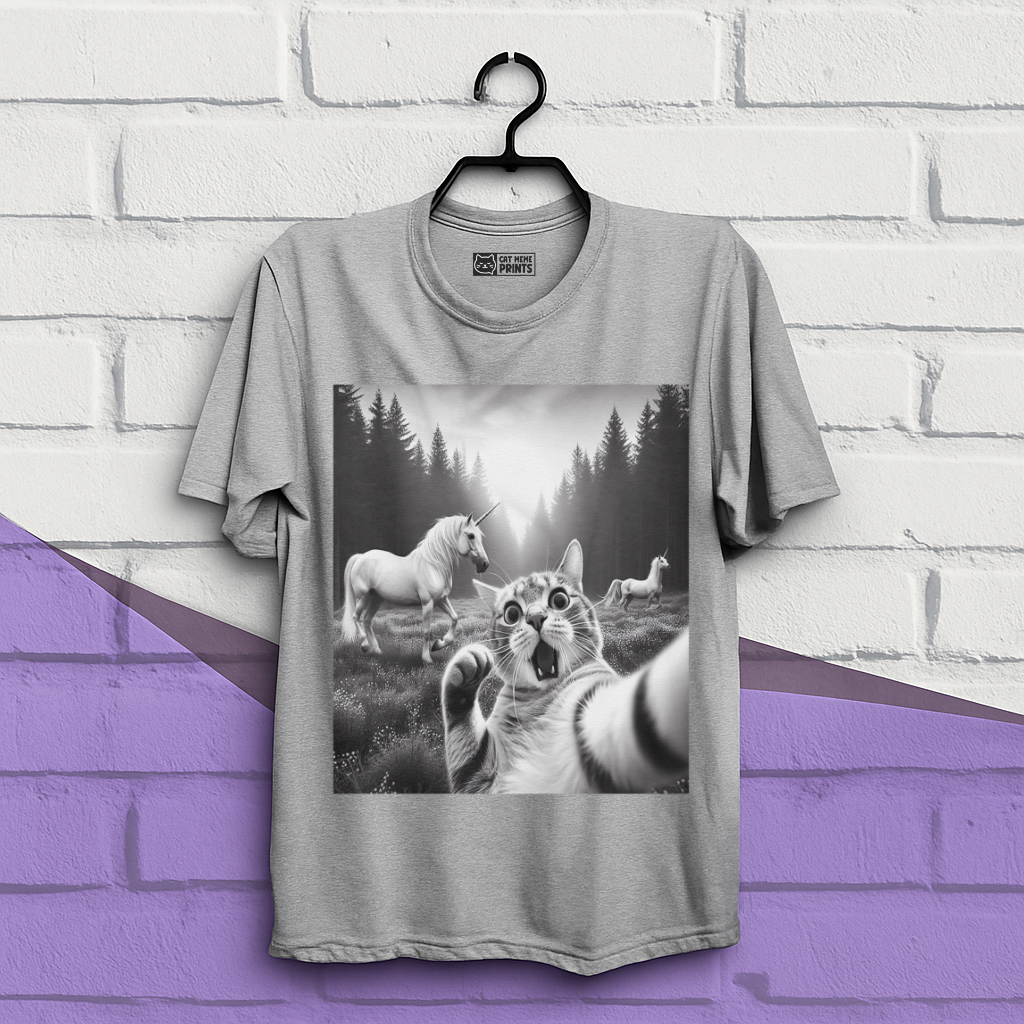 Surprised Cat Selfie With Unicorns T-Shirt