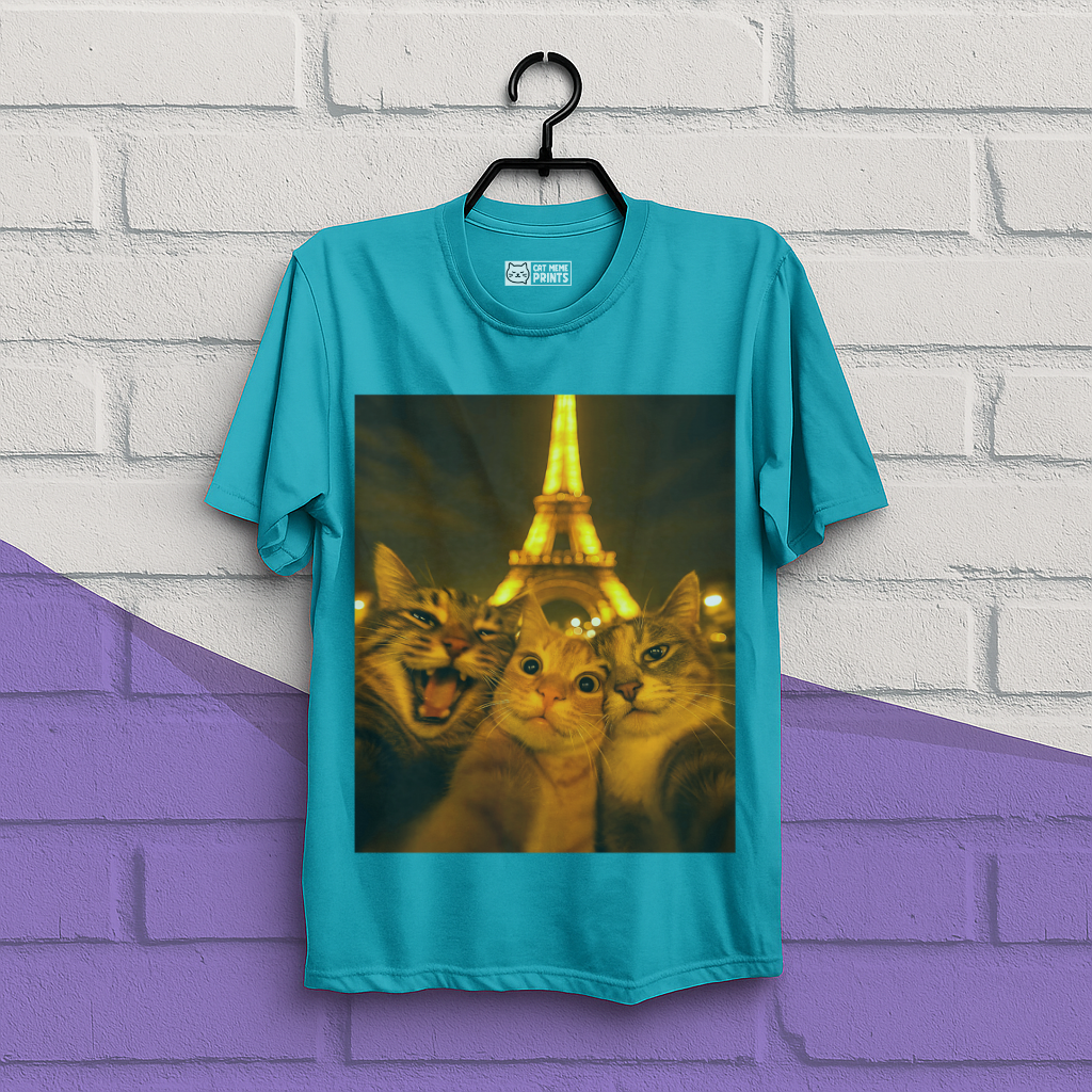Cats selfie in Paris T-Shirt