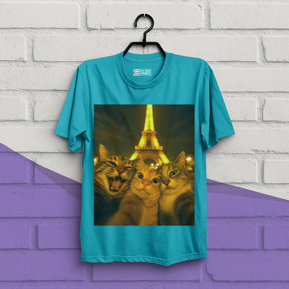 Cats selfie in Paris T-Shirt