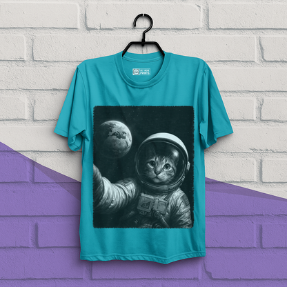 Cat Wear Space Suit Selfie With Earth T-Shirt