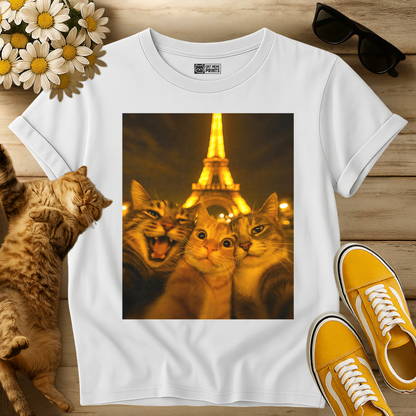 Cats selfie in Paris T-Shirt