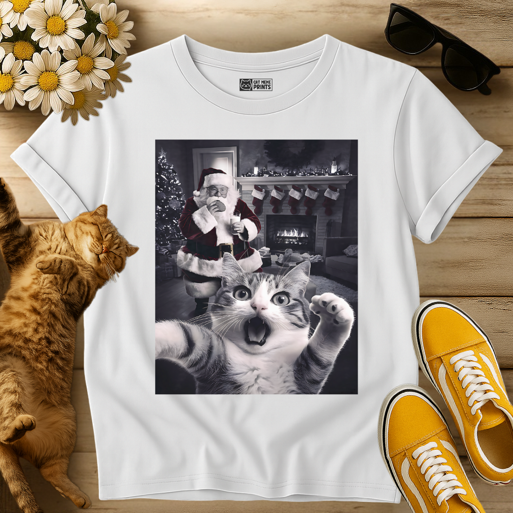 Cat Selfie With Santa Christmas T-Shirt